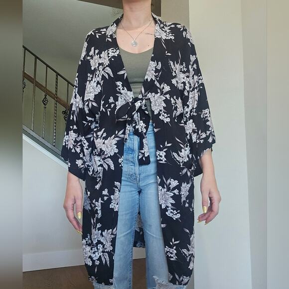 Spiritual Gangster Kimono - Picture 7 of 9